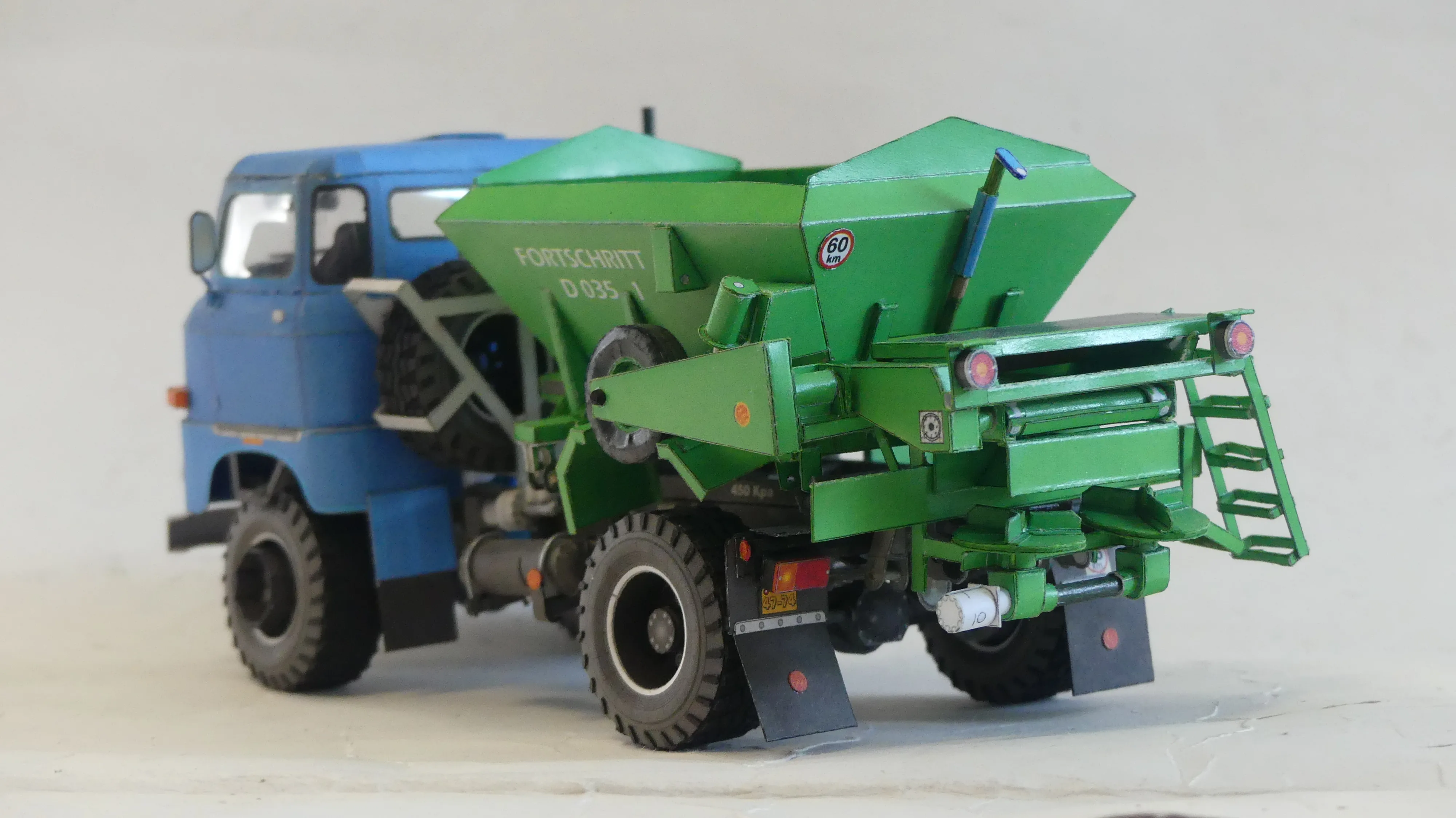 IFA W50 4x4 Agro s rozmetadlom Fotschritt D 035-1